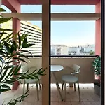 Home Out Marques Suites